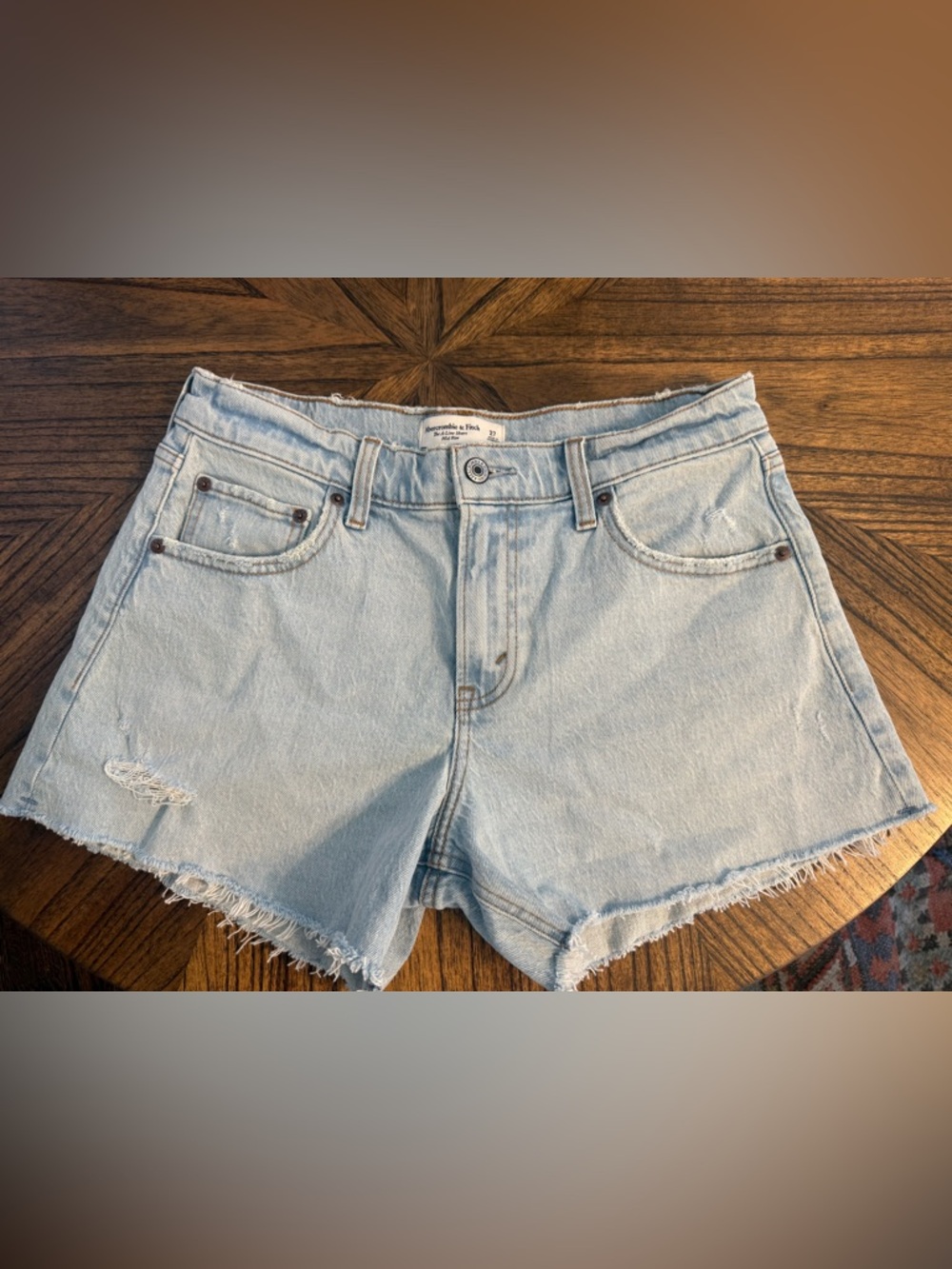 Abercrombie & Fitch A line Mid Rise Short